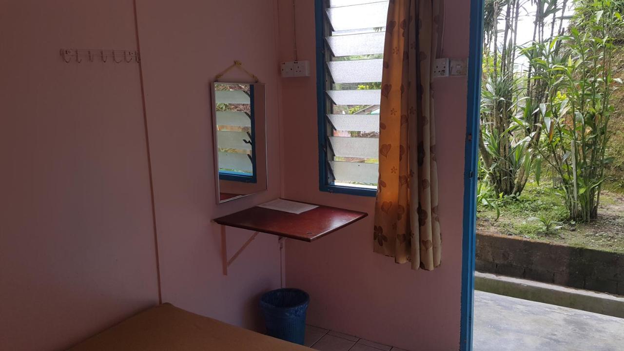 Alora Budget Inn Tanah Rata Exterior foto