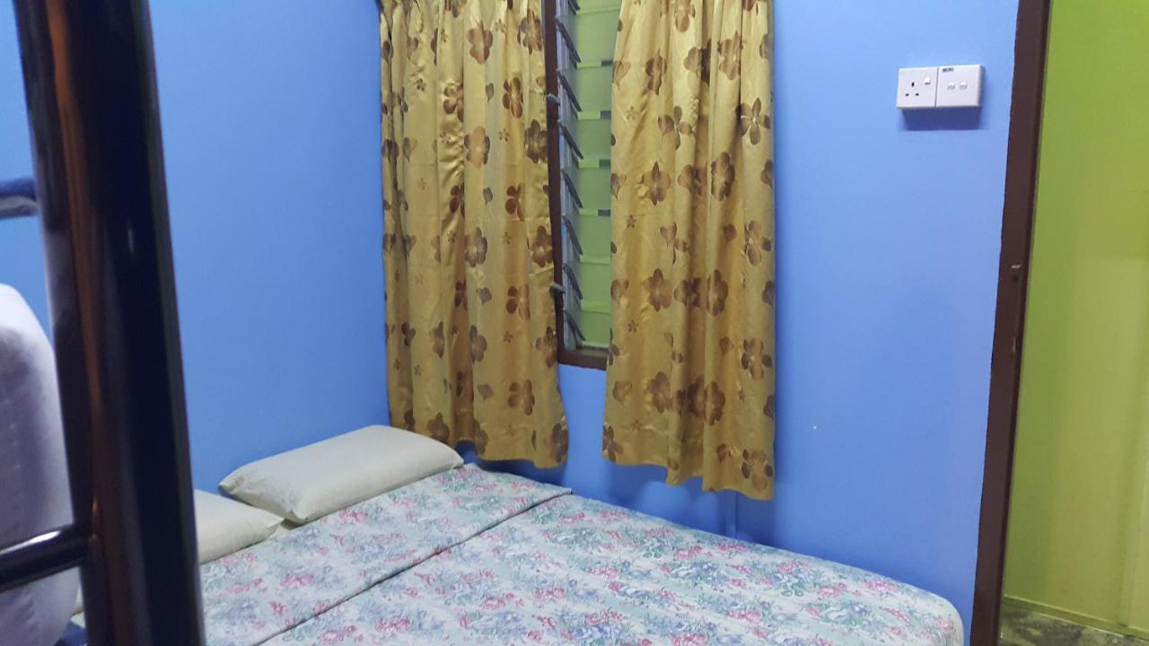 Alora Budget Inn Tanah Rata Exterior foto