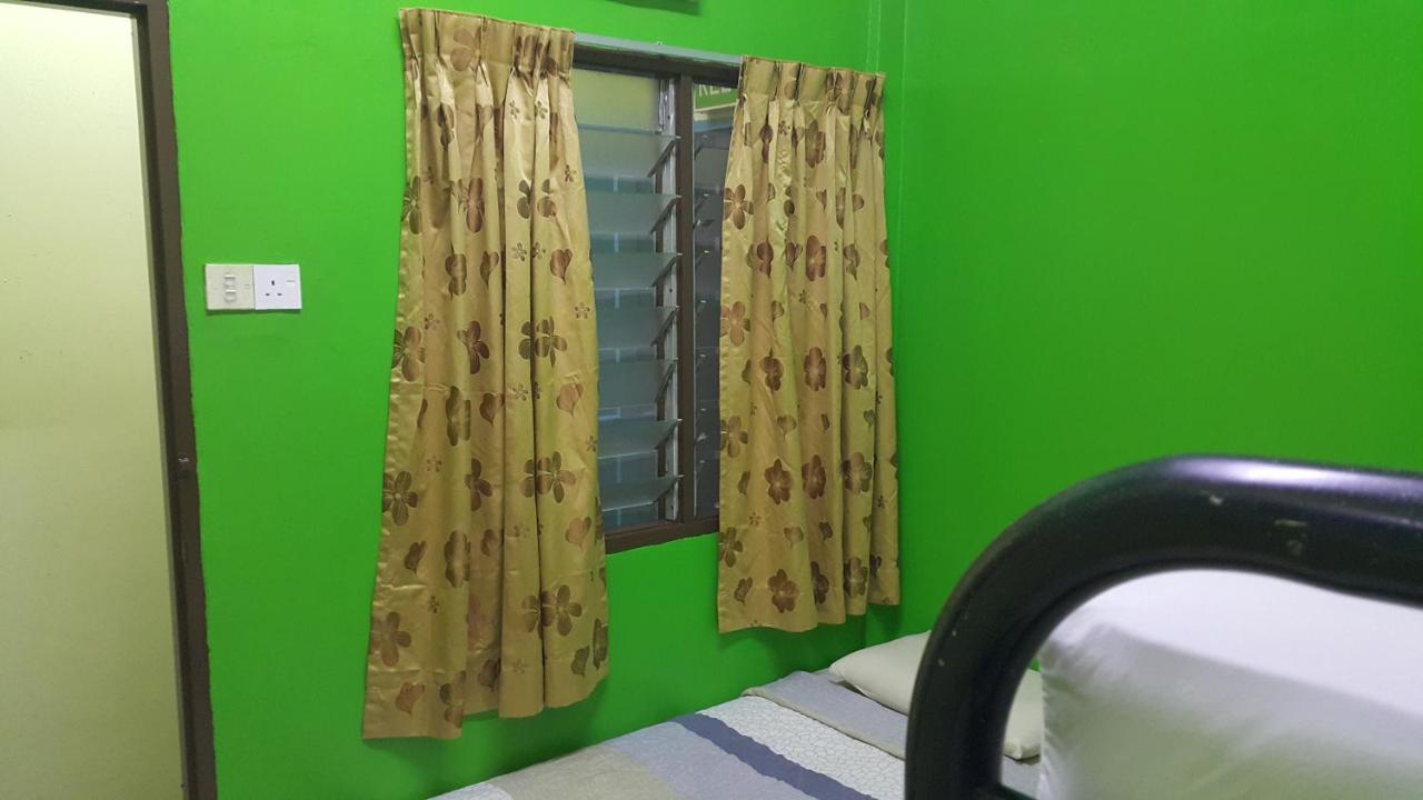 Alora Budget Inn Tanah Rata Exterior foto