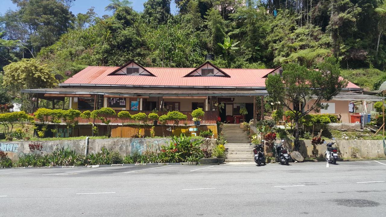 Alora Budget Inn Tanah Rata Exterior foto